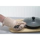 thumbnail image 4 of Manopla de cocina T-Fal, sarga de silicona y algodón, 32 x 18 cm, color arena, 4 of 5