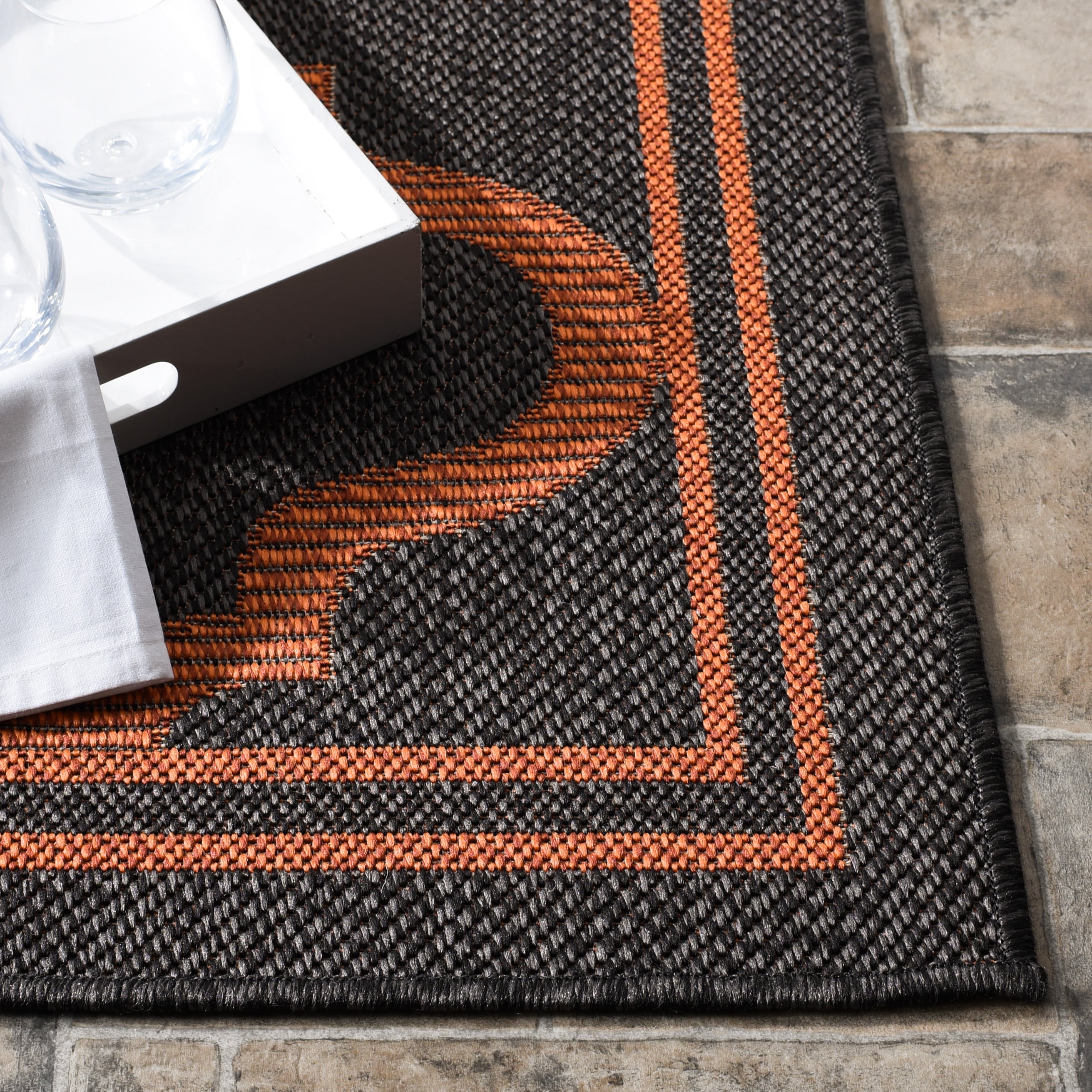 SAFAVIEH Machine Washable Rug Indoor/Outdoor Bermuda Collection - Bermuda Tamaya Geometric Machine Washable Indoor/Outdoor Area Rug, Charcoal/Rust, 8' x 10'