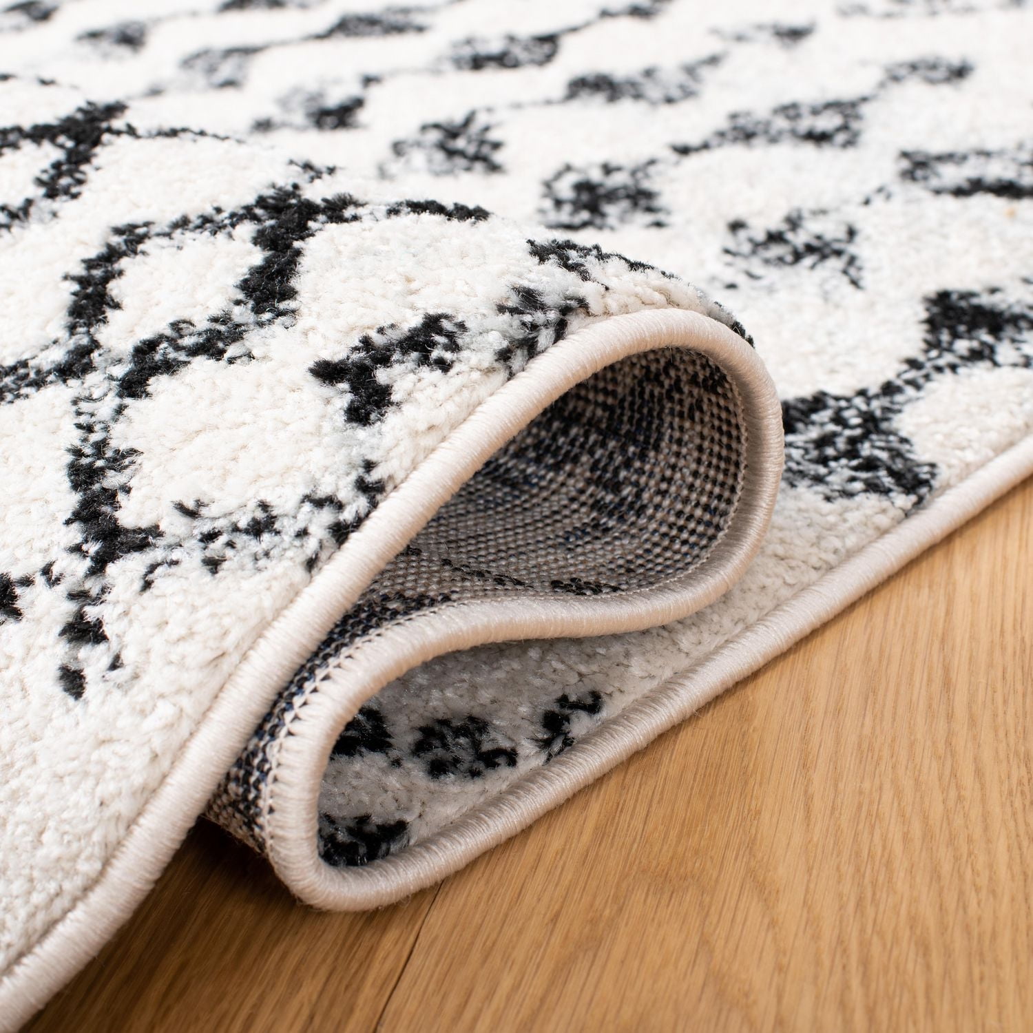 SAFAVIEH Tulum Herbert Distressed Southwestern Area Rug