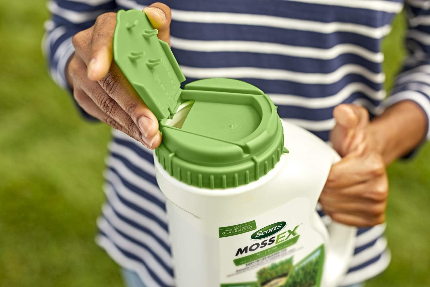 Scotts MossEx Moss Killer Fertilizer - For Lawns, Outdoor Use - 4.59 lb, 5,000 sq. ft.