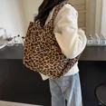 thumbnail image 5 of Bolso de hombro con estampado de leopardo para mujer, popular, bolso de lona para la axila, bolso de mano de gran capacidad, 5 of 5