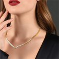 thumbnail image 3 of Collar corto exquisito chapado en oro para mujer, collar serpiente en V para mujer, 3 of 7