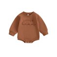 thumbnail image 1 of Mono de bebé tipo sudadera con bordado de letras clásico, manga larga y cuello redondo., 1 of 9