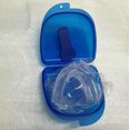 thumbnail image 3 of Guarda dental para dormir para evitar los ronquidos. Protector bucal. Ayuda a respirar mejor, dormir mejor y roncar menos. Diseño profesional para adaptarse perfectamente a cualquier boca. XianweiShao 8390615110624, 3 of 5
