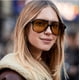 thumbnail image 4 of Gafas de sol estilo aviador vintage para mujer y hombre, gafas de sol estilo años 70, lentes amarillas de gran tamaño retro que brindan una protección superior, 4 of 5