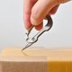 thumbnail image 4 of Mosquetón pequeño de titanio con cuchillo plegable, cortador de caja con Clip para llavero multiherramienta, perfecto para transporte diario, exteriores, oficina, 4 of 5
