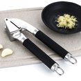 thumbnail image 4 of Prensa de ajo de acero inoxidable - Juego de picadora, trituradora y peladora de ajo de grado profesional premium - Fácil de limpiar, apta para lavavajillas y resistente a la oxidación, XianweiShao 8390615125079, 4 of 5