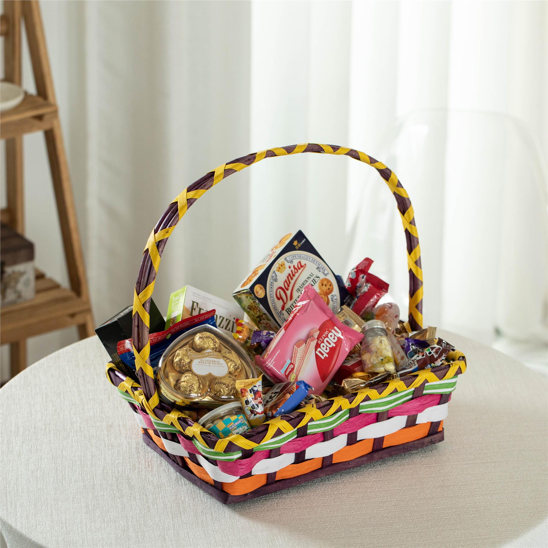 Wickerwise Vibrant Wicker Gift Basket – Versatile Woven Basket with Handle for Easter Candy, Fruit, Snacks, Garden Wedding Decor, Adult Easter Gifts, Party Favors, Kitchen Storage, and Garden Decor