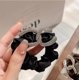 thumbnail image 1 of Diseño simple coreano sentido doble C lleno de letras de diamantes intestino grueso pelo círculo cabeza de bola femenina corbata cuerda de pelo banda de goma accesorios para el cabello Zefei Wu 9024735123392, 1 of 3