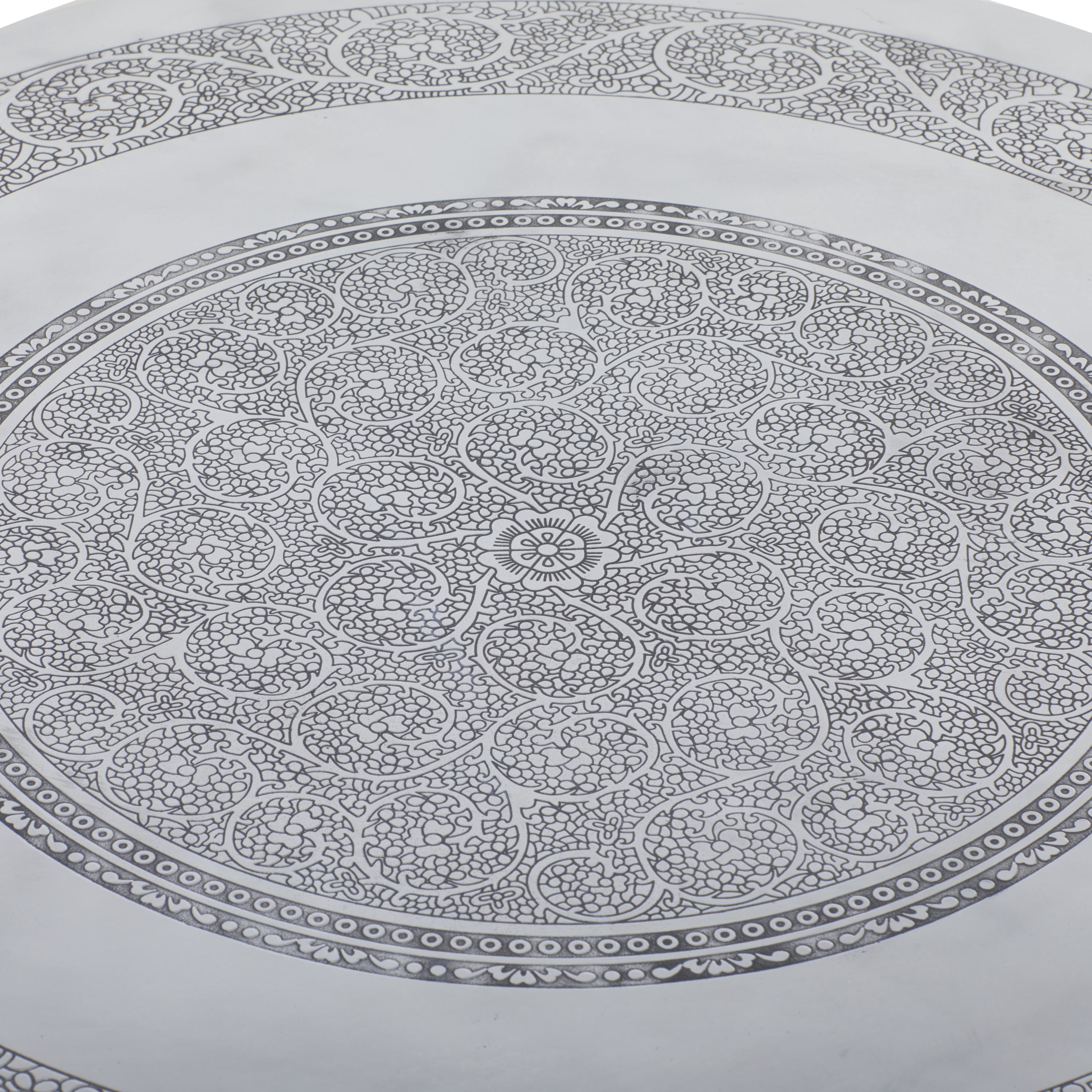 DecMode 31"W, 21"H Aluminum Traditional Coffee Table, Silver, 1-Piece