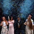 thumbnail image 2 of Gender Reveal Confeti Cannon PrimePure Blue, paquete de 4, 2 of 8