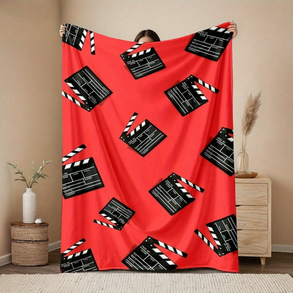 1pc 280gsm Clapperboard Patterned Flannel Blanket{Movie Lover'S Bedroom Decoration And Accessories} Aesthetic Room Decoration Festival Gifts Printed Family Bedroom Dormitory Quilt Set