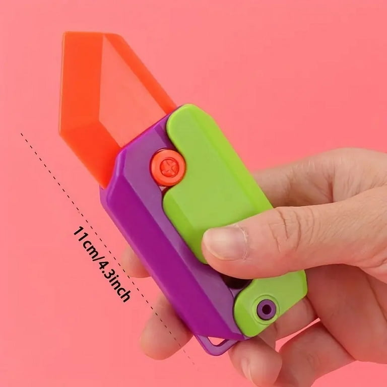 LIYYA 3D Gravity Knife Radish Knife Fidget Toys, 2023 New Morphing Push  Cards Small Toys, Party Toys Gifts for Boys and Girls (Color : 2pcs Green)