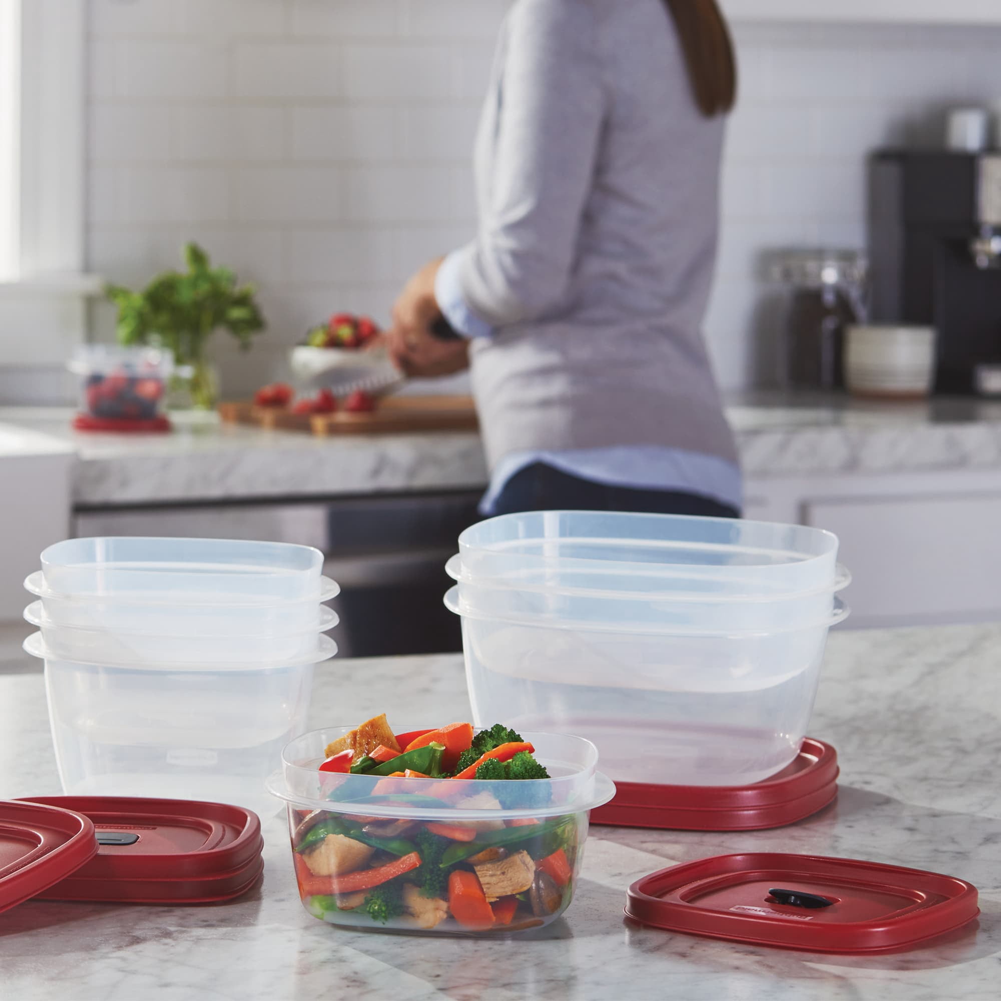 (4 pack) Rubbermaid EasyFindLids 3-Cup Round Food Storage Container, Racer Red