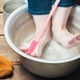 thumbnail image 2 of 4 cepillos para limpiar los huecos de los dedos de los pies, cepillo para ducha, cepillo para pies con mango largo, cepillo de limpieza para el hogar., 2 of 7