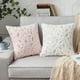 thumbnail image 3 of Funda de almohada con estampado de plumas suaves, color blanco, 45 x 45 cm, 3 of 6