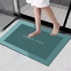 thumbnail image 5 of Alfombrilla de baño absorbente de secado rápido con reverso de goma, antideslizante, lavable, 40,6 x 61 cm, para bañera y ducha. Aestivo | Verde | AESTIVO, 5 of 8