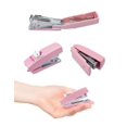 thumbnail image 4 of Set de mini engrapadora ADDY & PLUSY con 1,000 grapas, rosa, 4 of 7