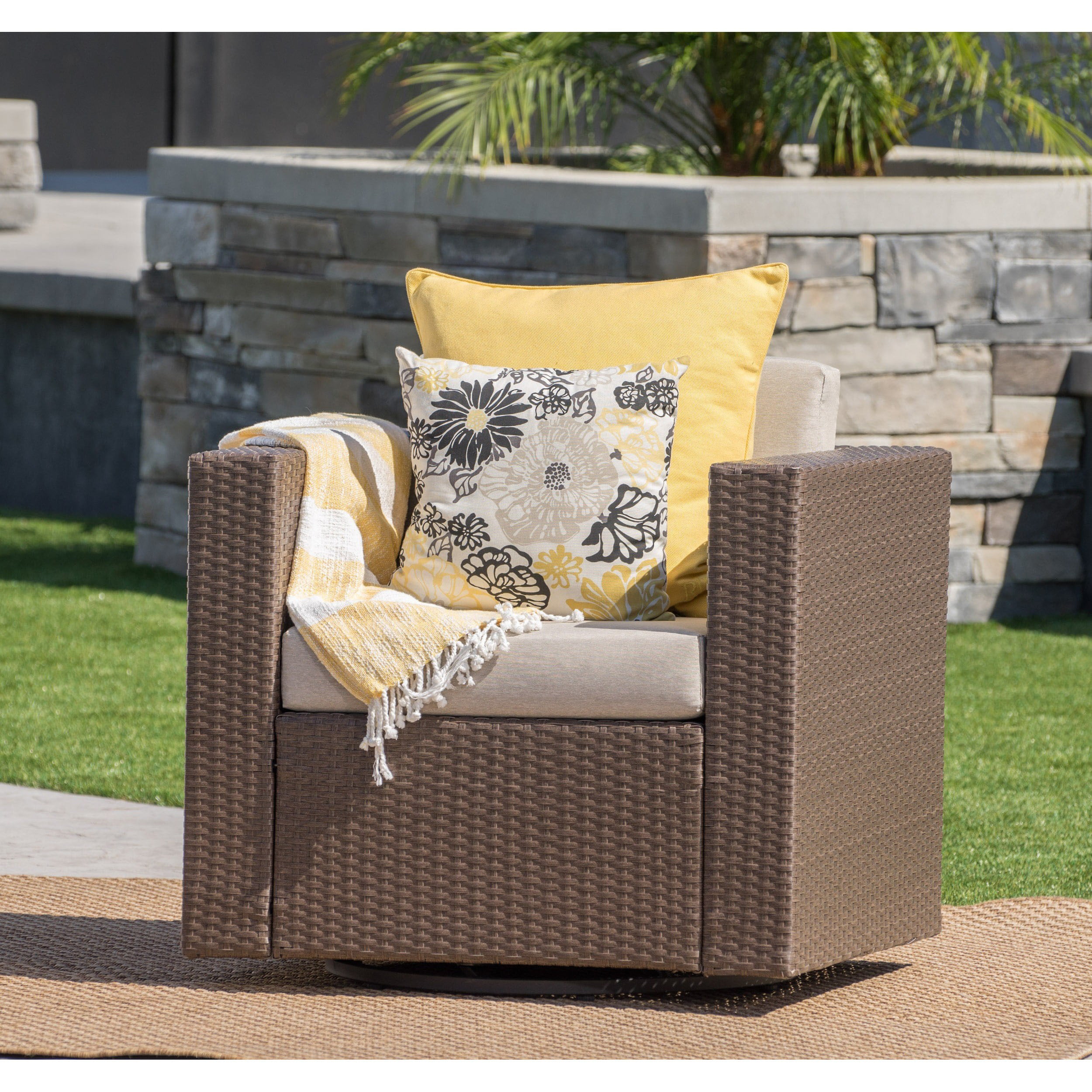 Christopher Knight Home Puerta Outdoor Wicker Swivel Club Chair with