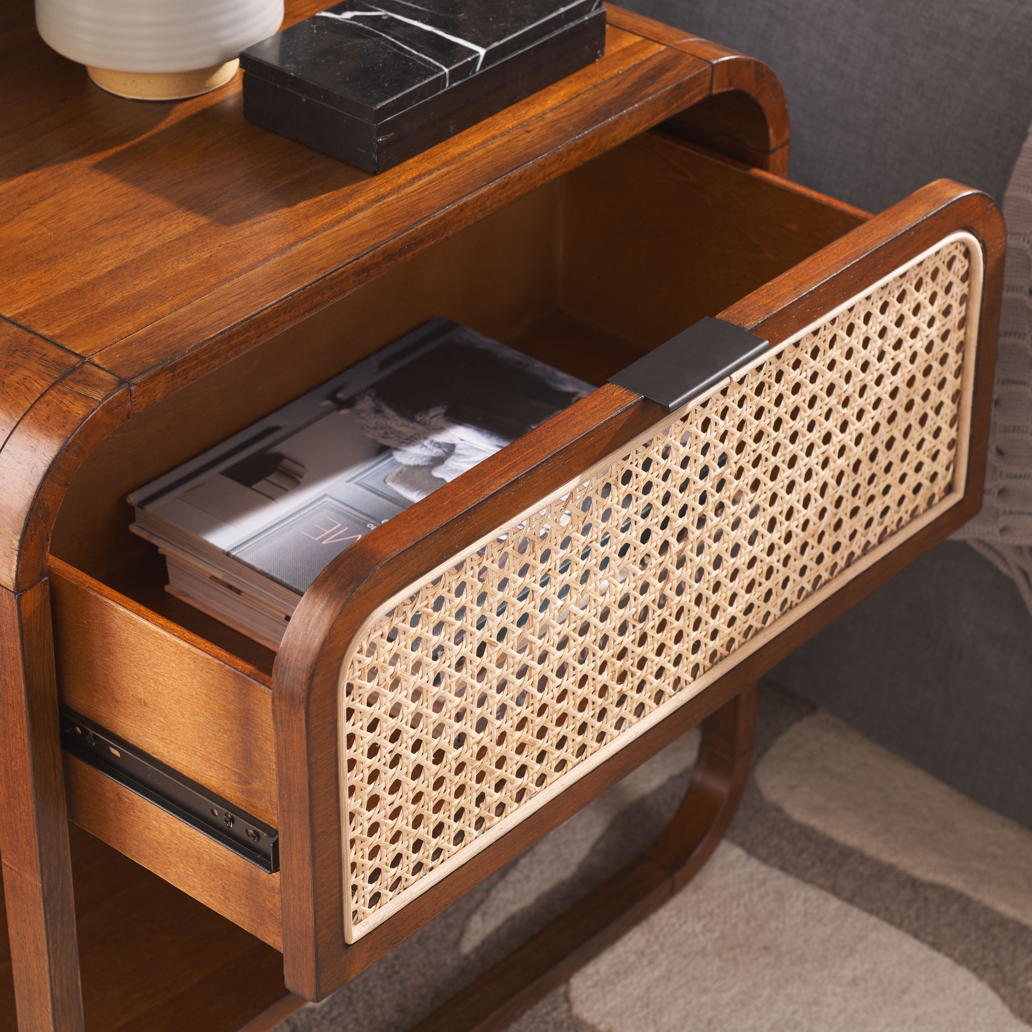 SAFAVIEH Yunis Contemporary 1 Drawer Nightstand,Walnut/Natural Rattan