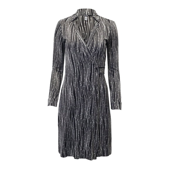 Pre-Owned Diane Von Furstenberg Printed V-Neck Wrap Dress in Black Silk