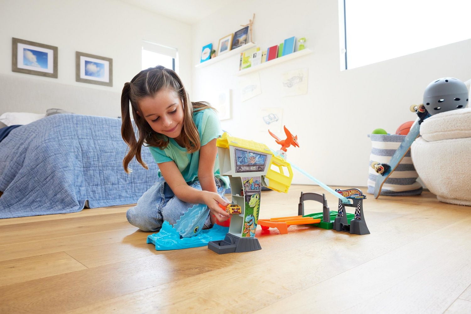 Hot Wheels Racerverse Blue's Raptor Rush Track Set