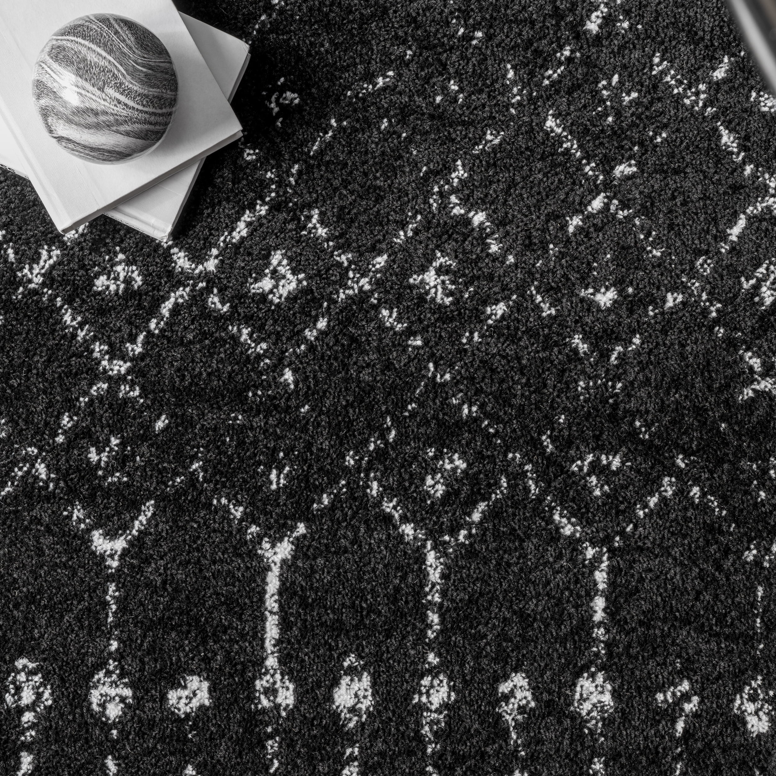 nuLOOM Moroccan Blythe Black and White 6' 7" x 9' Transitional Area Rug