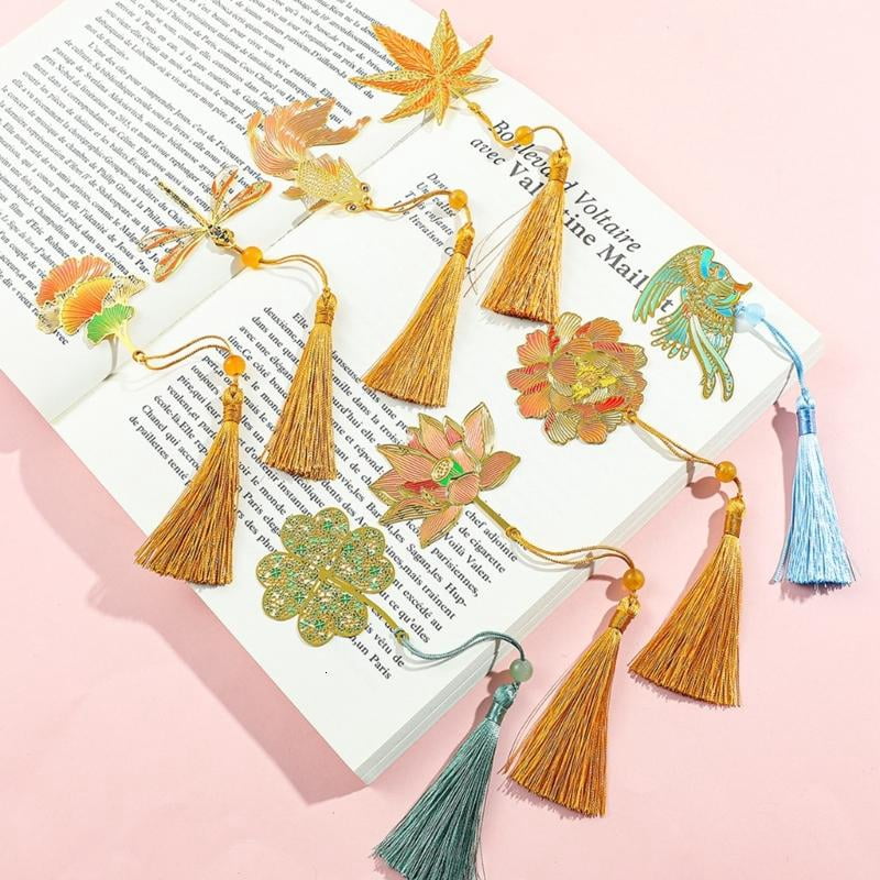 CEORPER 4Pcs Hollow Leaves Engraved Bookmarks Novel Fiction Page Marker with Tassels