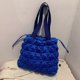 thumbnail image 3 of Bolso de hombro de gran capacidad para viajes diarios, nuevo bolso de moda con diseño de nube, bolso de mano con pliegues de diamantes, bolso de compras de felpa, 3 of 5