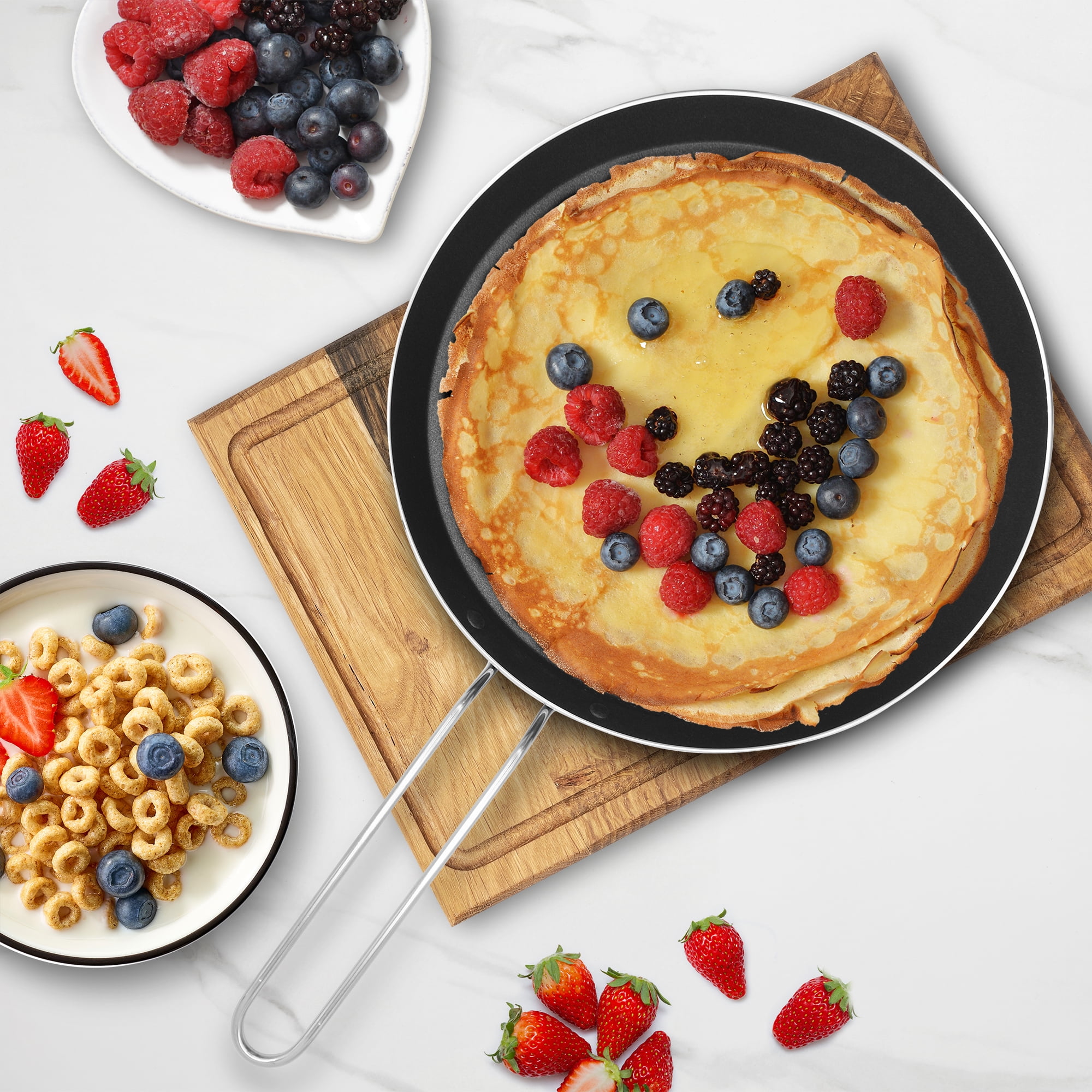 Starfrit Flat Tava 12.5" (32cm) Non-Stick Fry Pan, Ideal for Crêpes, Dosas, Chapatis, Easy to Clean Surface with Warm Soapy Water, Black, Black