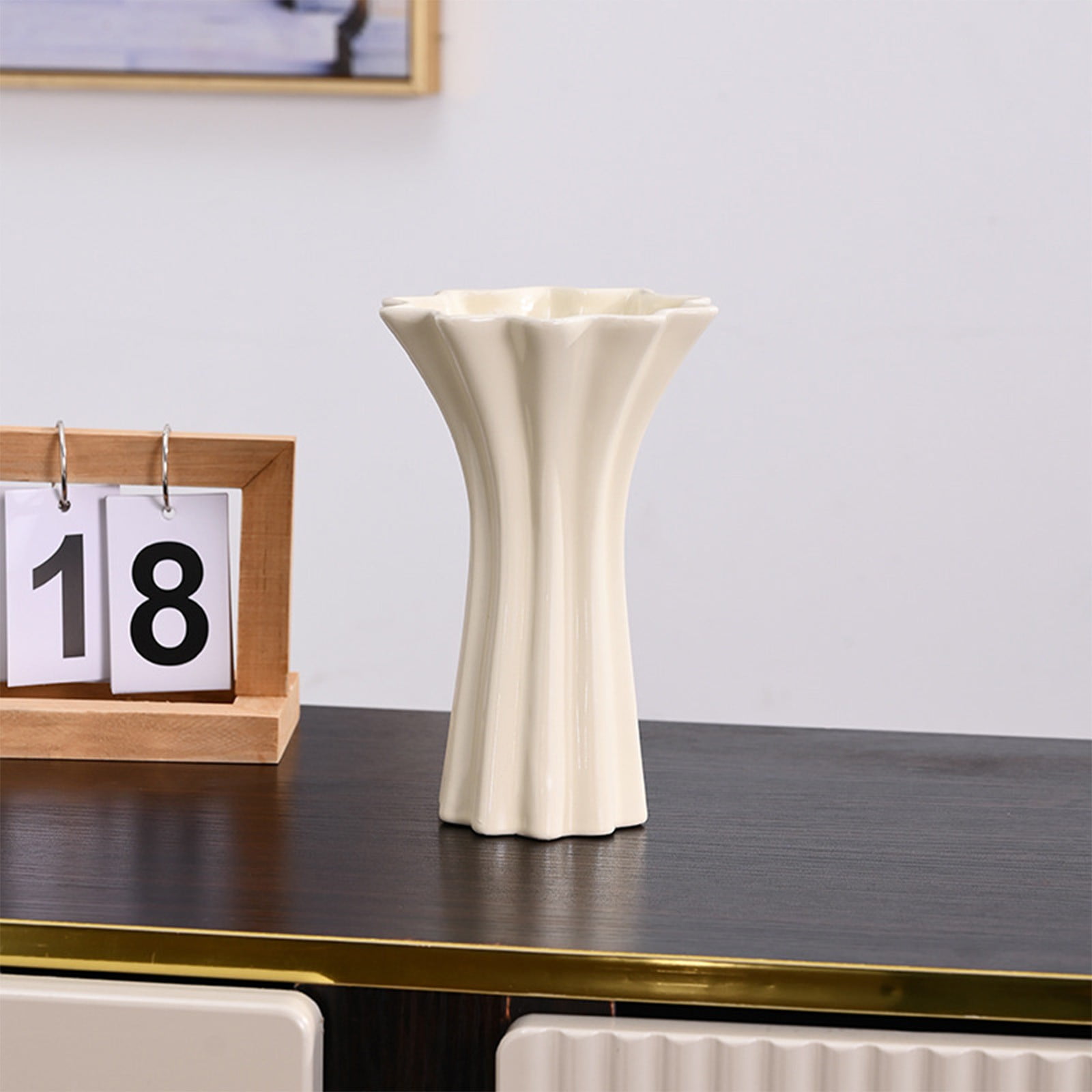 C Small Beige Striped Plastic Vase For Dried Flower Display Pampas Grass Arrangement For Desk Bookshelf Table Centerpiece