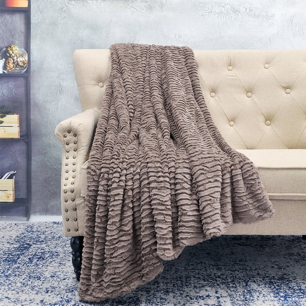 Cobija DE LUJO Home Soft Things Colleen DE PELO SINTÉTICO TIPO ANIMAL 152x177cm