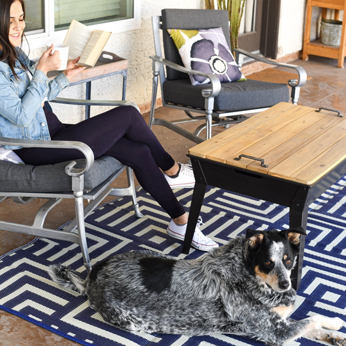 Reversible Mat 5x8 Foot Outdoor Polypropylene Pattern Patio Rug, Navy Blue/Beige