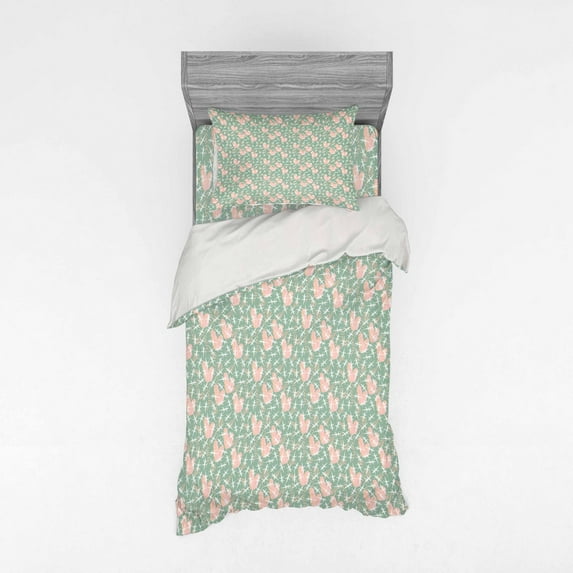 Feather Duvet Cover Set, Nature Theme with Gecko Lizard and Plumage Leaf Shapes Jungle Exotic Animal, Bedding Set with Shams and Fitted Sheet, 3 Sizes, by Ambesonne