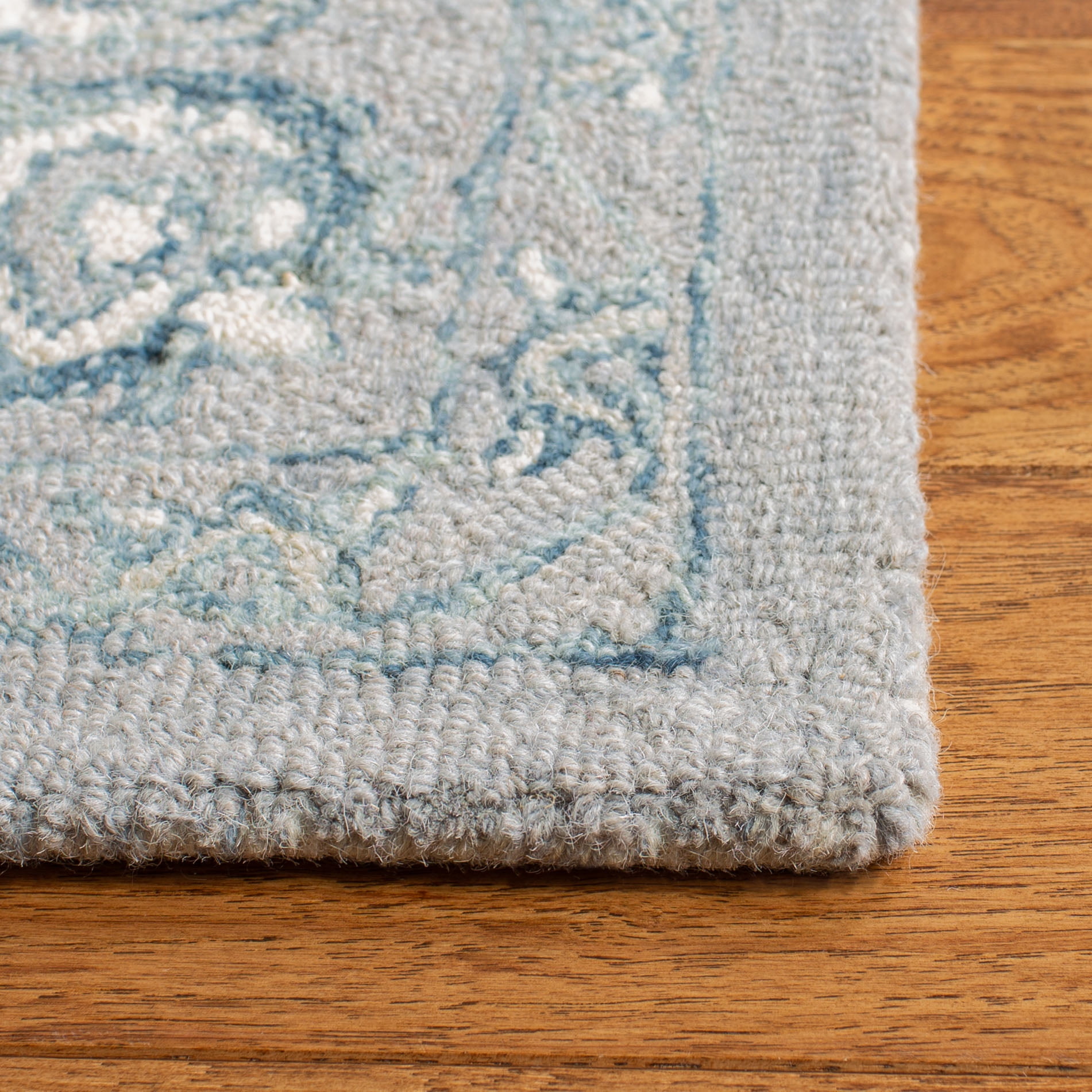 SAFAVIEH Micro-Loop Britton Oriental Runner Rug, Light Grey/Ivory, 2'3" x 5'