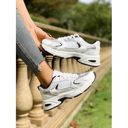 Retro Contrast Color Running Shoes – Mesh Upper for Breathability Thick Sole Daily Wear Comfortable Walking Perfect for Urban Exploration in 2026 Retro Contrast Color Running Shoes – Mesh Upper for Breathability Thick Sole Daily Wear Comfortable Walking Perfect for Urban Exploration in 2026