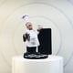 thumbnail image 4 of Figura de chef de resina con tablero de mensajes y bandeja decorativa, modelo coleccionable, adorno artístico para encimera., 4 of 9