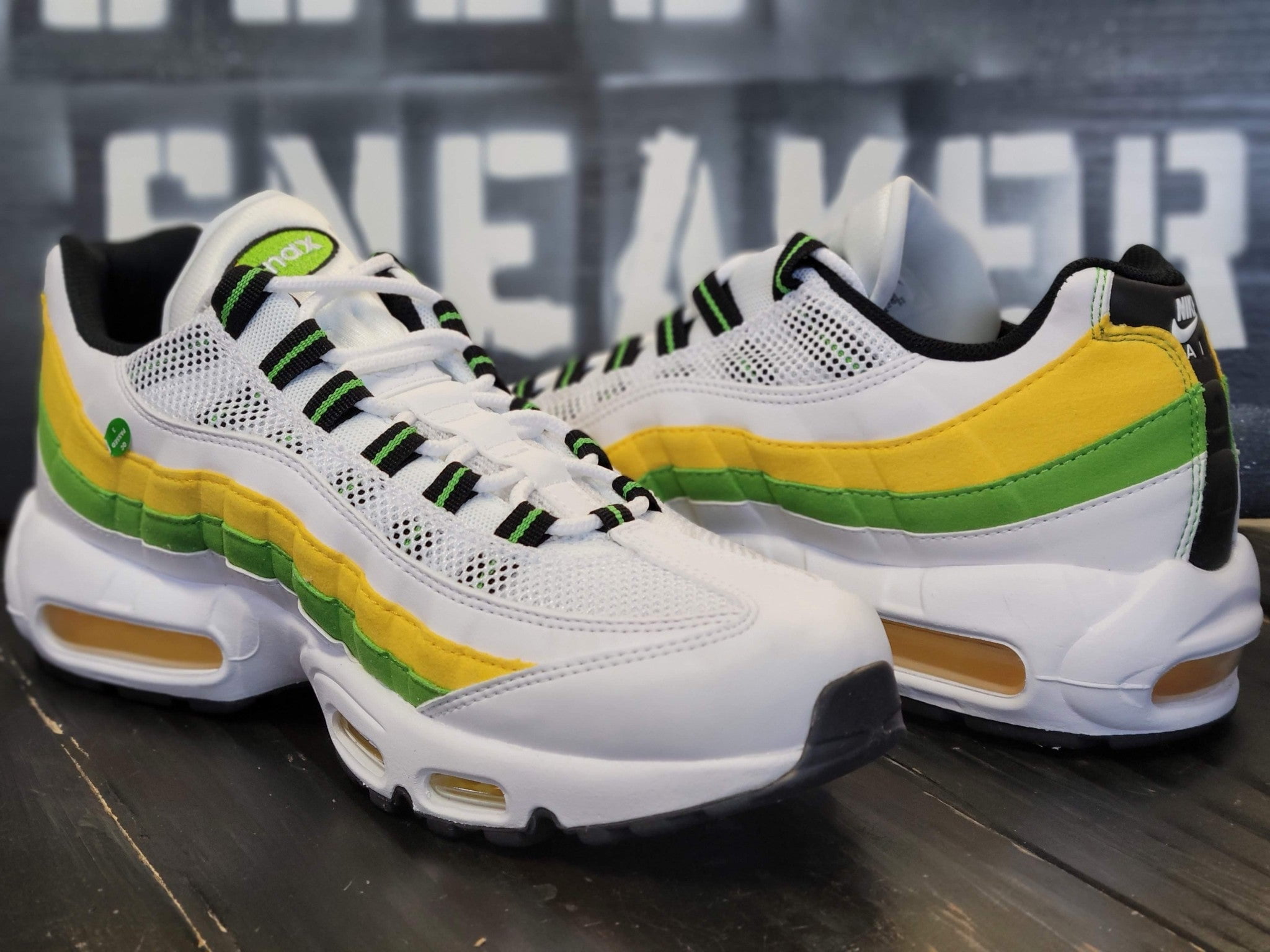 Air max 95 store red yellow green