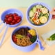 thumbnail image 1 of Cocina de ramen para microondas con mango de tapa | Colador incluido | Plástico apto para lavavajillas | Capacidad de 33oz | Multiusos para sopas de avena y queso para pasta | Set de 6 piezas |, 1 of 6