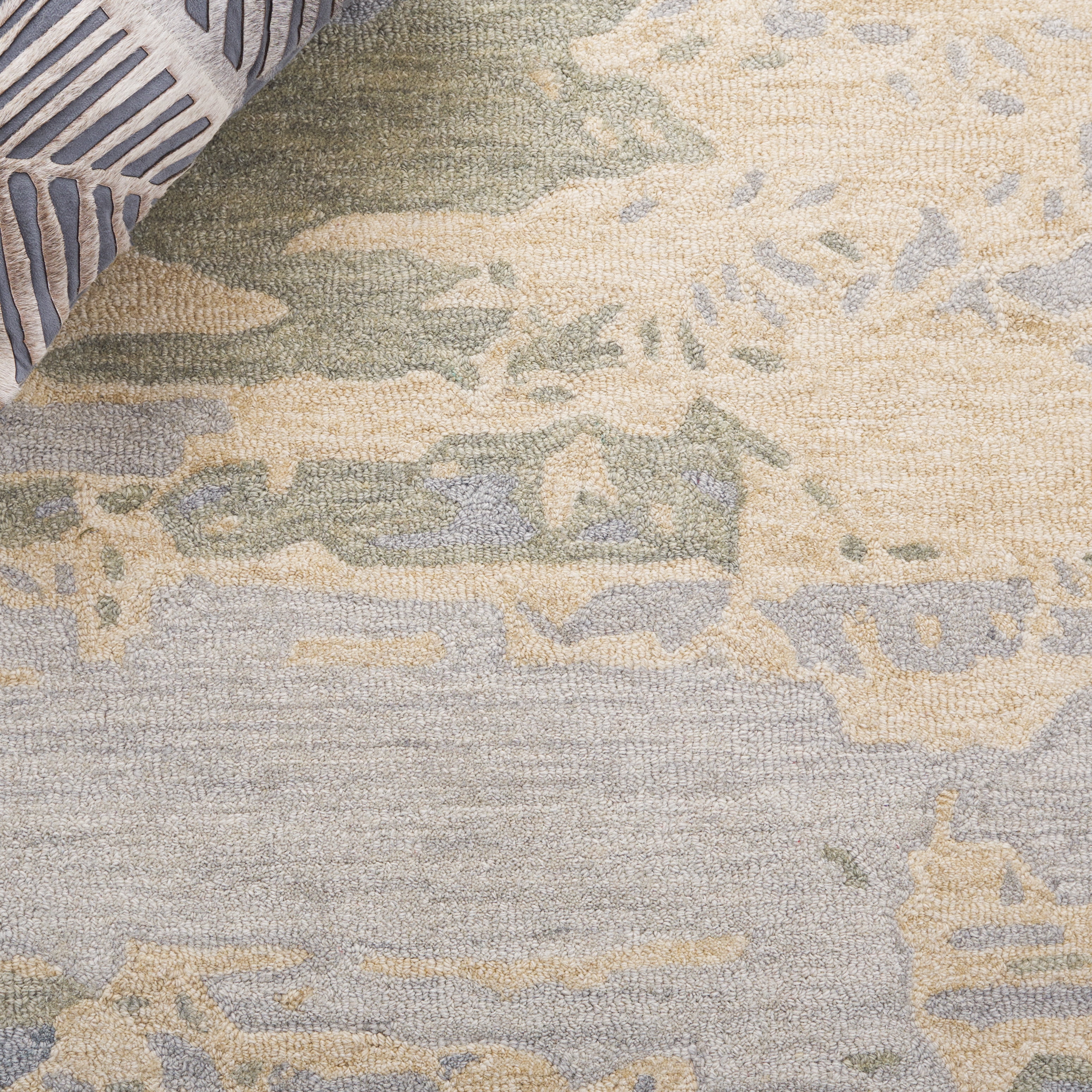 SAFAVIEH Metro Jessy Camouflage Runner Rug, Blue/Ivory, 2'3" x 9'