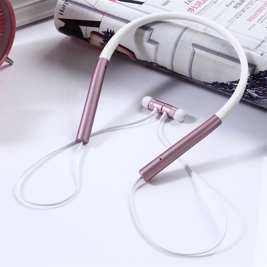 BT-790 Bluetooth 4.2 Hanging Neck 