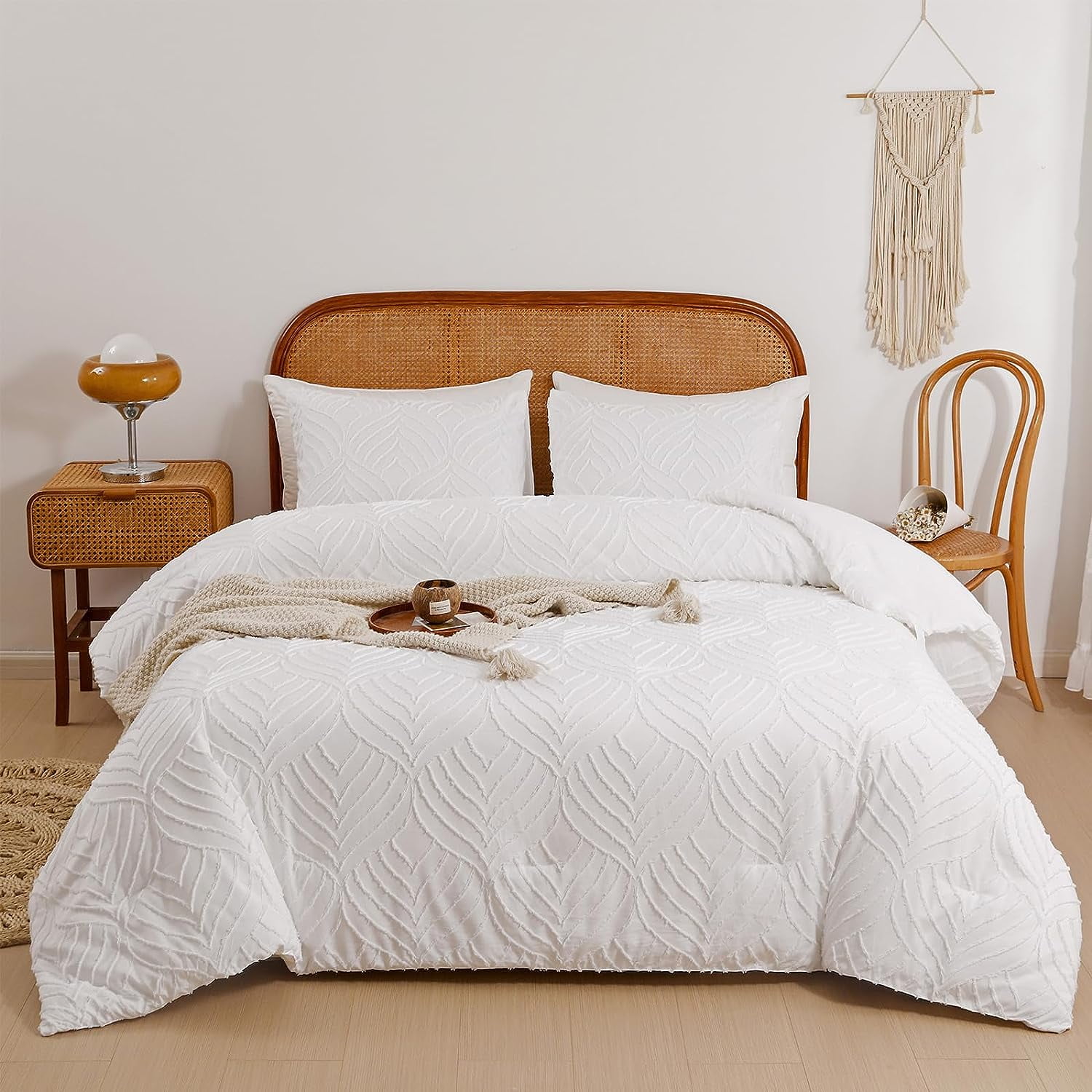 SHMAMT Comforters Queen Size White Tufted Queen Comforter Boho Leaf