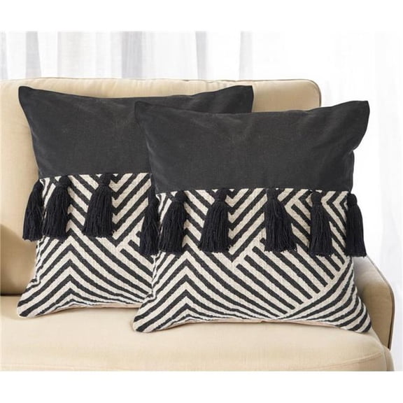 HomeRoots 554601 Black & White Chevron Cotton Throw Pillow with Tassels - Set of 2
