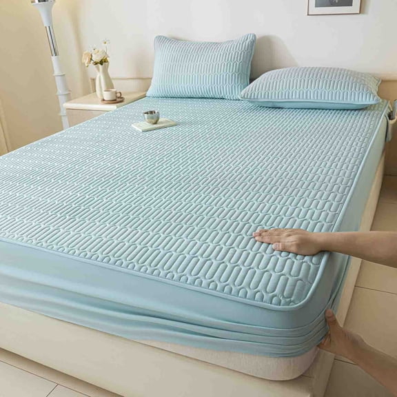 Quilted Waterproof Mattress Cover Full Size, Cooling Fitted Bed Protector with Breathable Noiseless Fabric for Comfortable Sleep