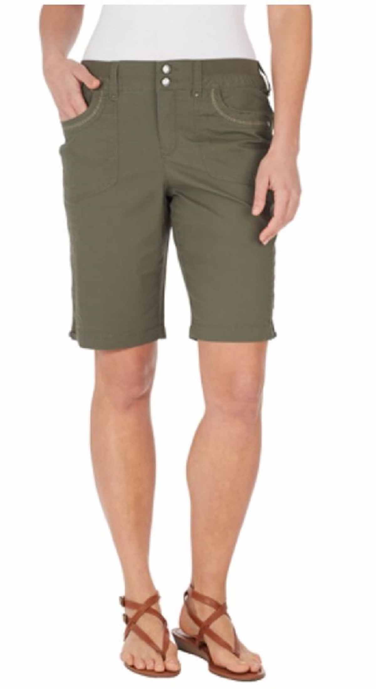 GLORIA VANDERBILT Womens "Beverly" Bermuda Short (Whispering Pine Green