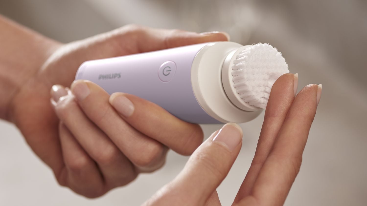 Corded compact epilator Satinelle Essential bundle with VisaPure facial cleanser, BRP533/00