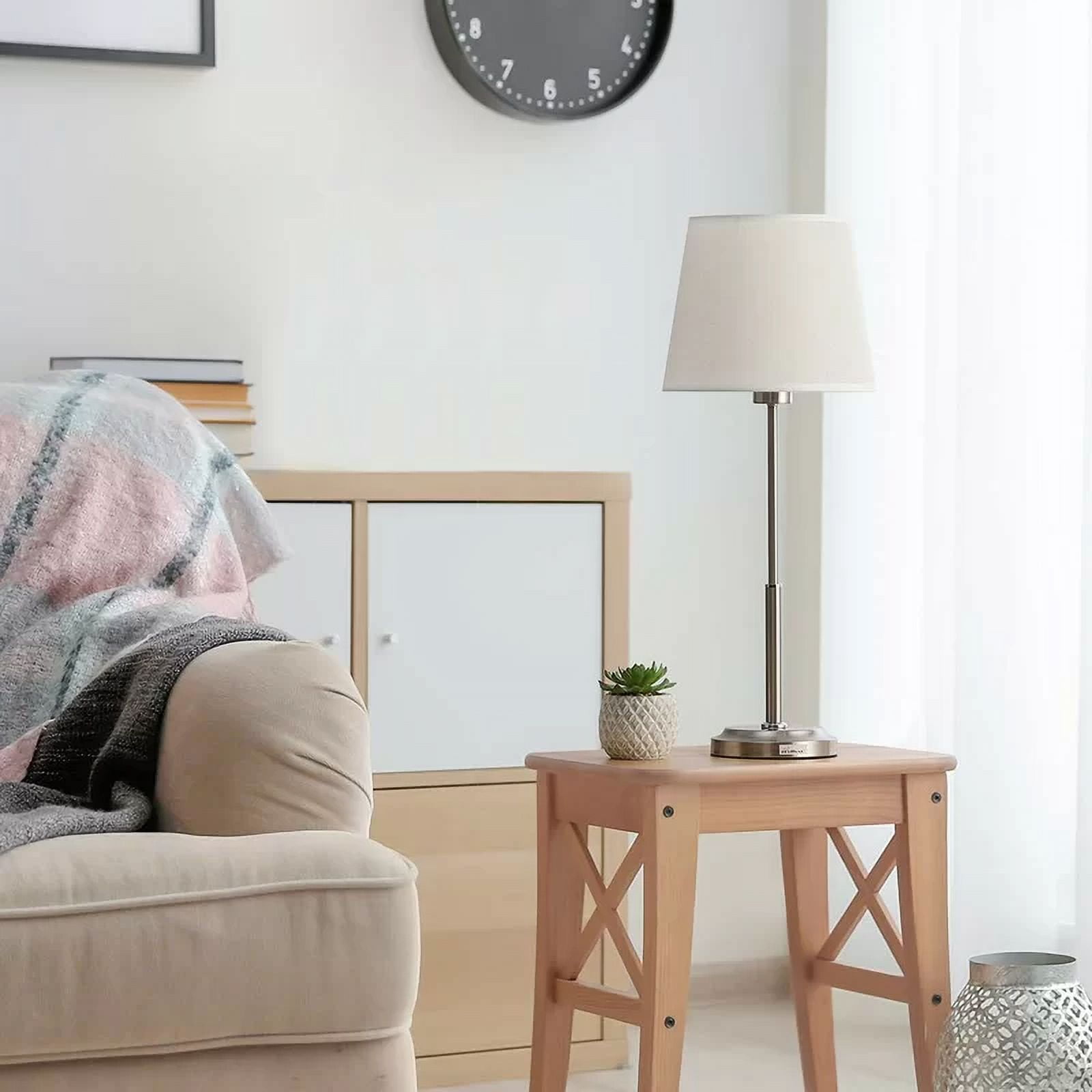 Modern Table Lamp, Bedside Lamp Metal Table Lamp with Round Base (Set of 2) Silver