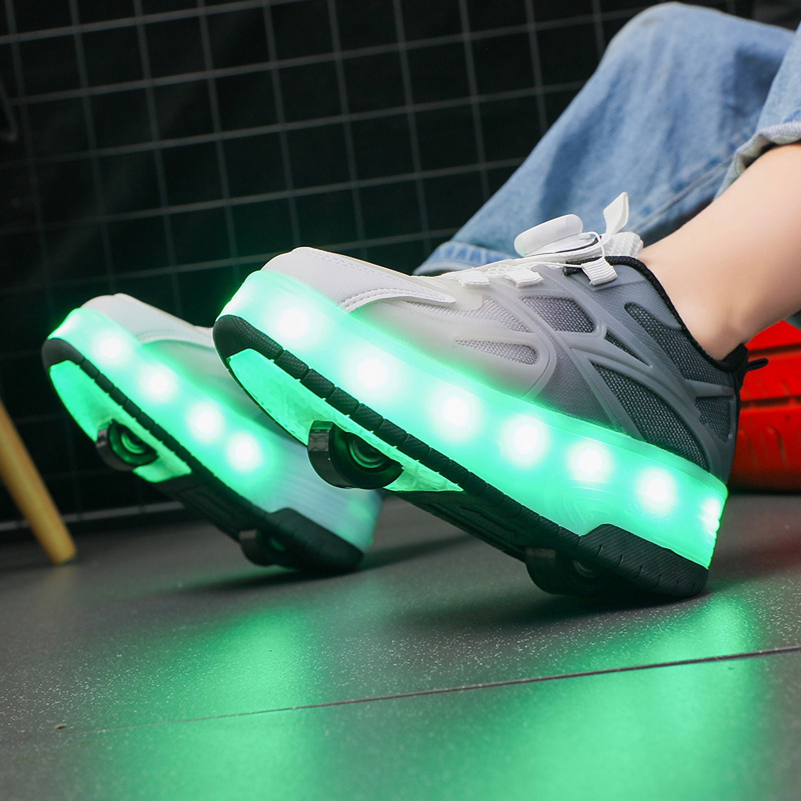 Unisex Kids LED USB Rechargeable Colorful Lights Trainer Roller Skates Shoes With Double Wheels Retractable Lightweight Outdoor Sports Cross Trainers Gymnastic Running Sneakers For Boys Girls