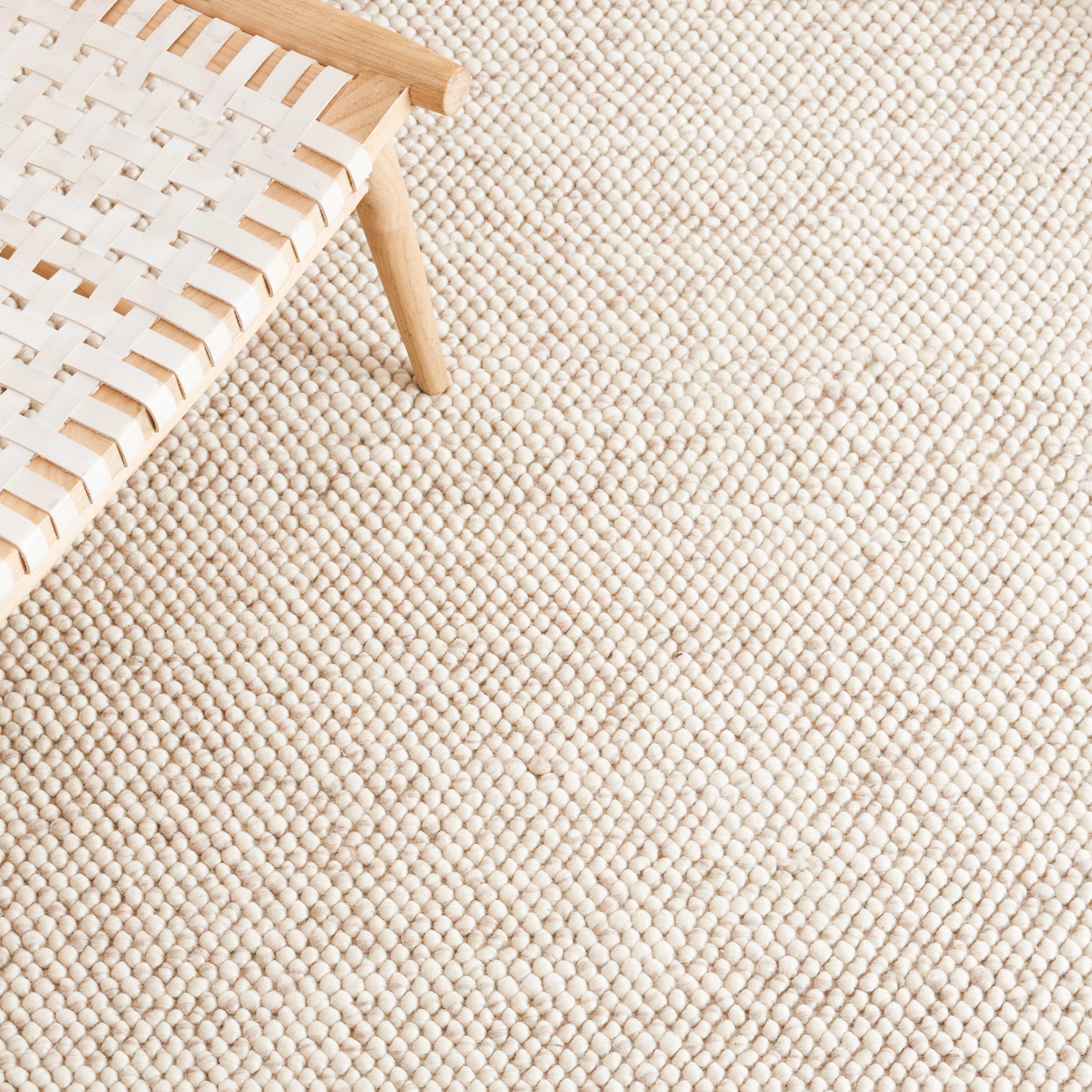 SAFAVIEH Natura Willoughby Distressed Area Rug, Beige/Ivory, 4' x 4' Square