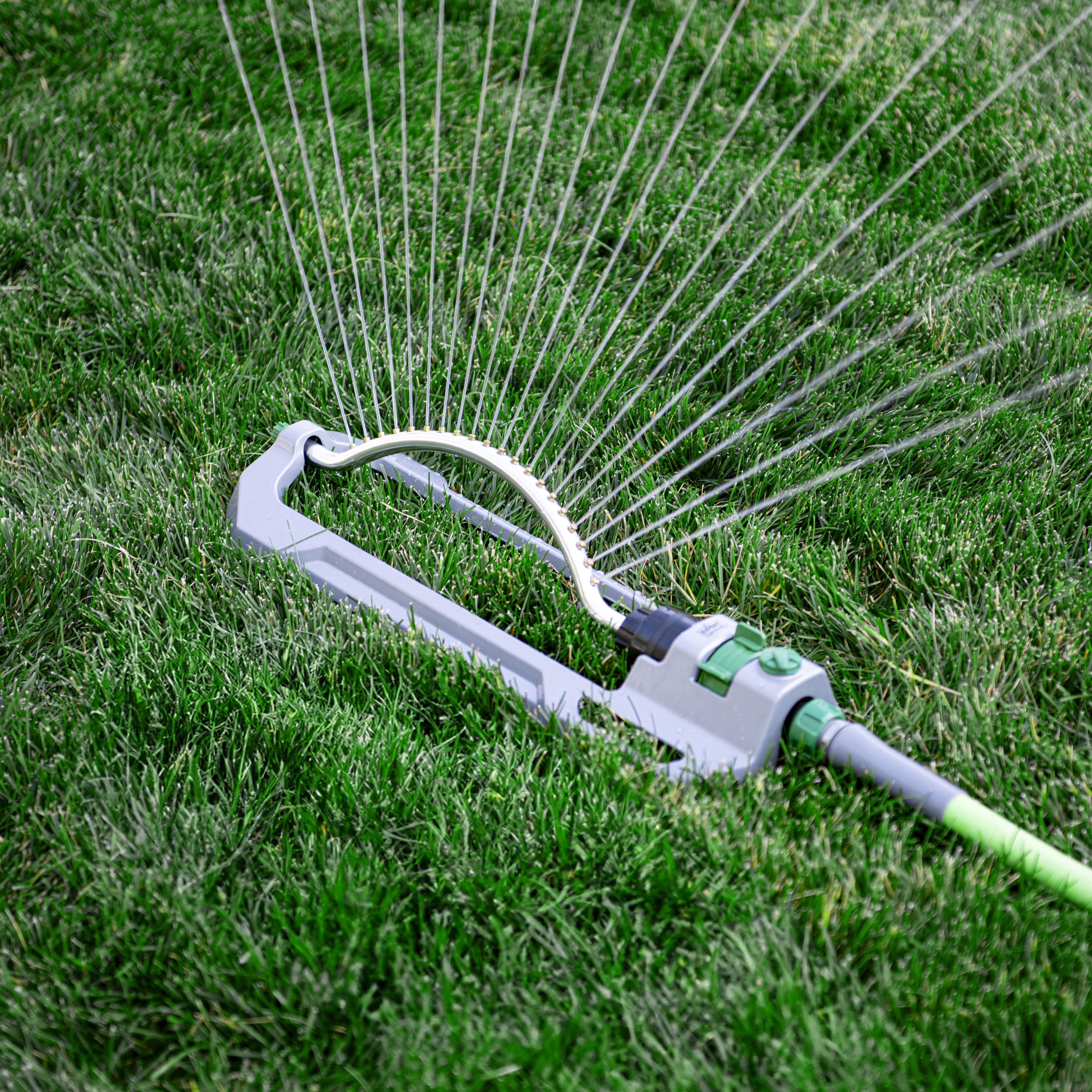 Expert Gardener 4000 sq ft Oscillating Lawn Sprinkler